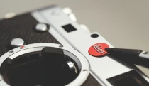 Ikona fotografického světa ví, jak přežít mobily. Leica slaví rekord i sto let na trhu