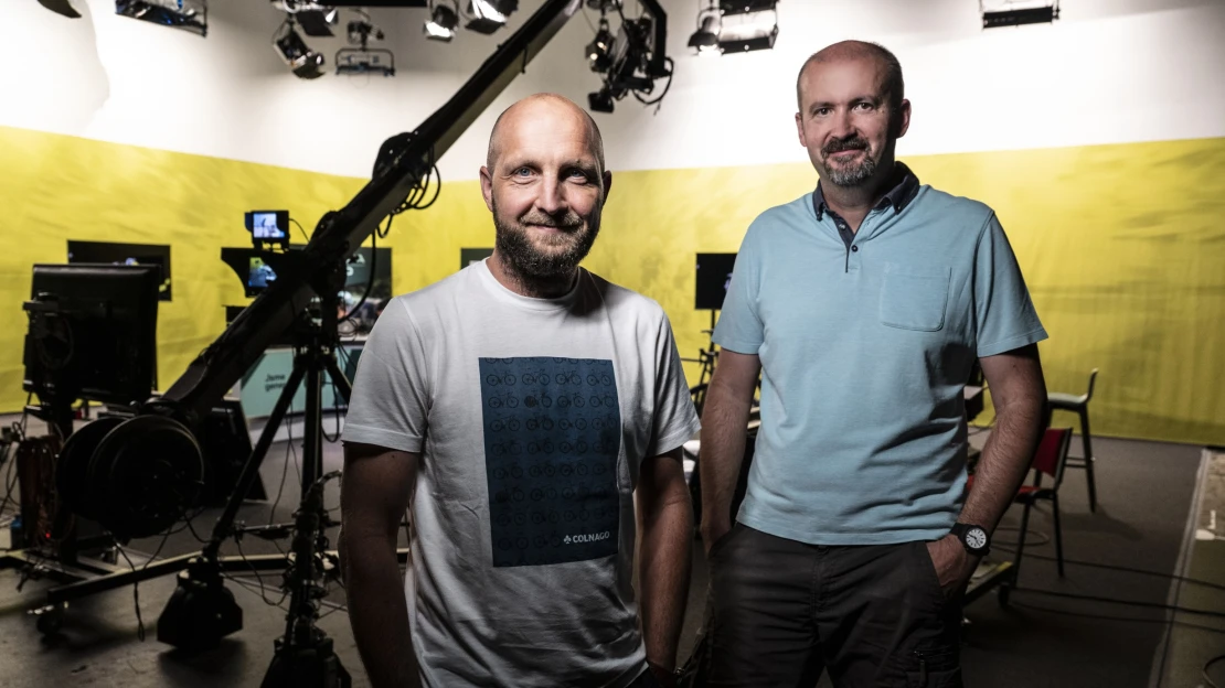 Hlasy české Tour de France: Proč je takový fenomén a&nbsp;co stojí dostat ji na obrazovku?
