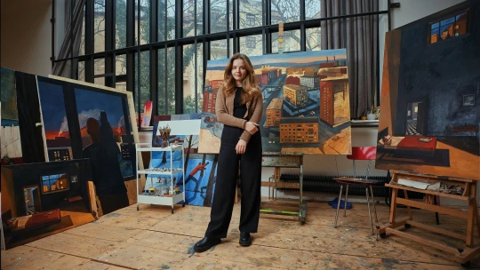 Nechci být jen „ta z Ukrajiny“. Malířka Koroman sází místo války na každodennost