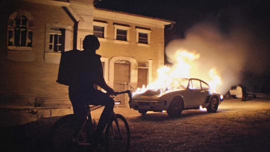 Vyhoření. Divoký hraný film oceňované dokumentaristky nastaví zrcadlo každému