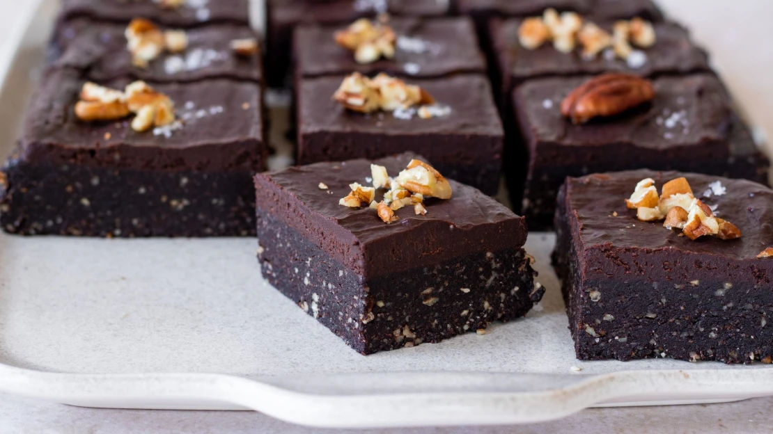 Nepečené brownies. Ideální dezert, když chcete žít zdravěji nebo nezapínat troubu