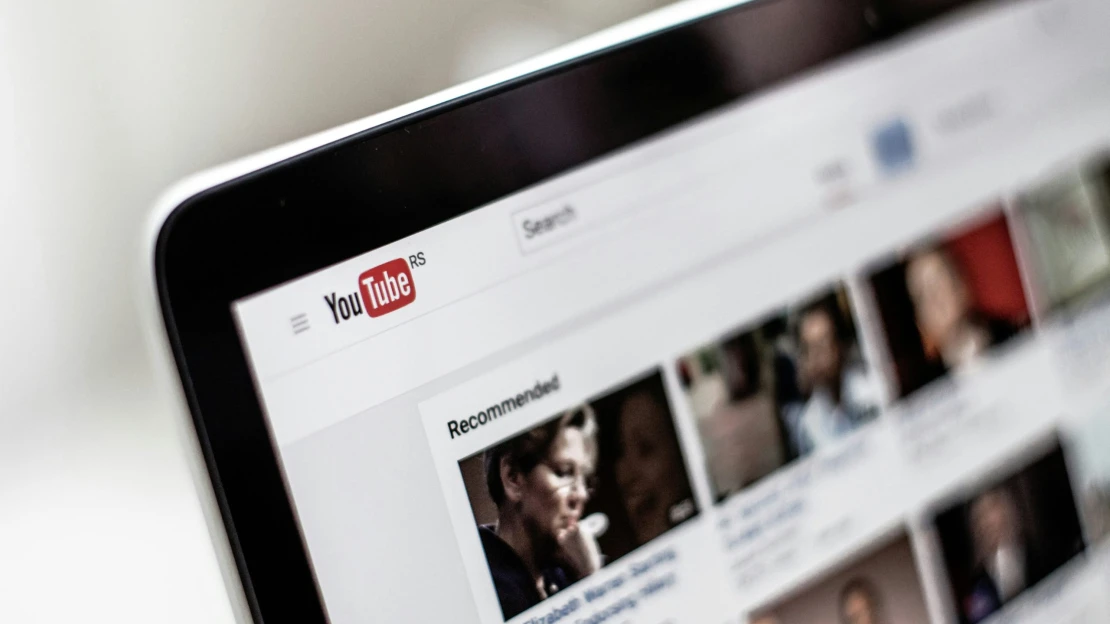 Austrálie rozšíří zákaz sociálních sítí. Děti do šestnácti let nebudou smět mít účet na YouTube