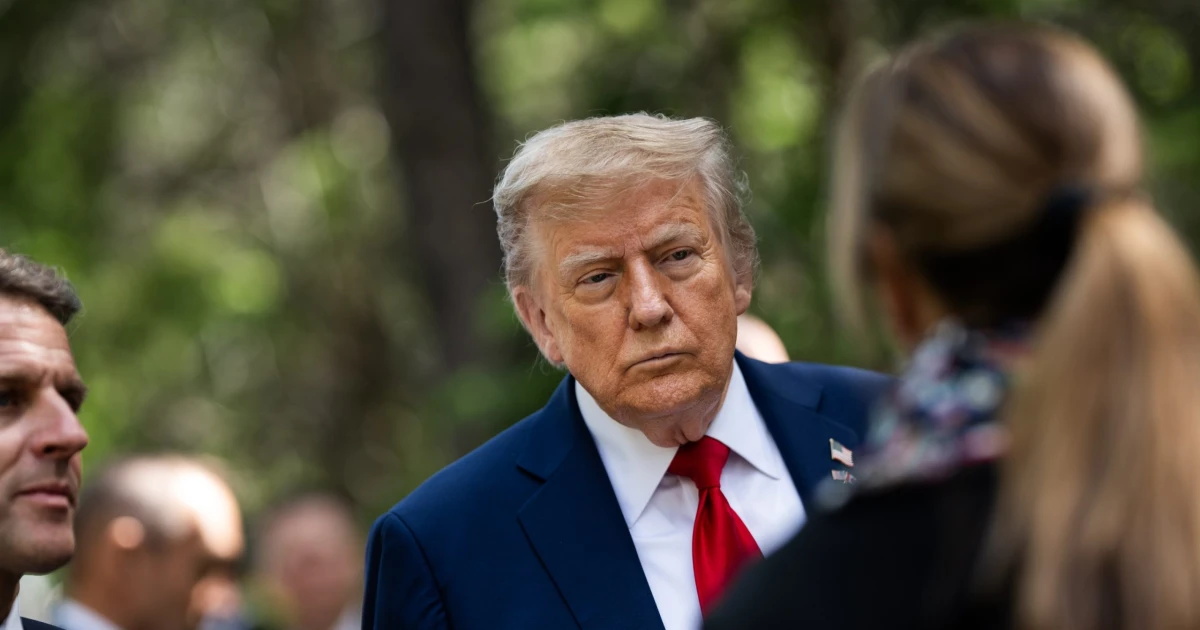 Spojené státy uvalí pětadvacetiprocentní clo na zboží dovážené z Indie, napsal Trump