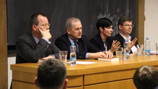 Decroix podá podnět k tomu, aby Bradáčová dohlédla na státní zástupce v bitcoinové kauze