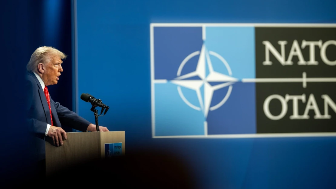 Strach z budoucnosti bez USA i vybíjení psů. Začíná klíčový summit NATO v Ankaře