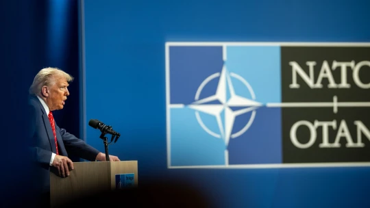 Týden na Ukrajině: Trump zkracuje Moskvě lhůtu na ukončení války, útoky však neustávají