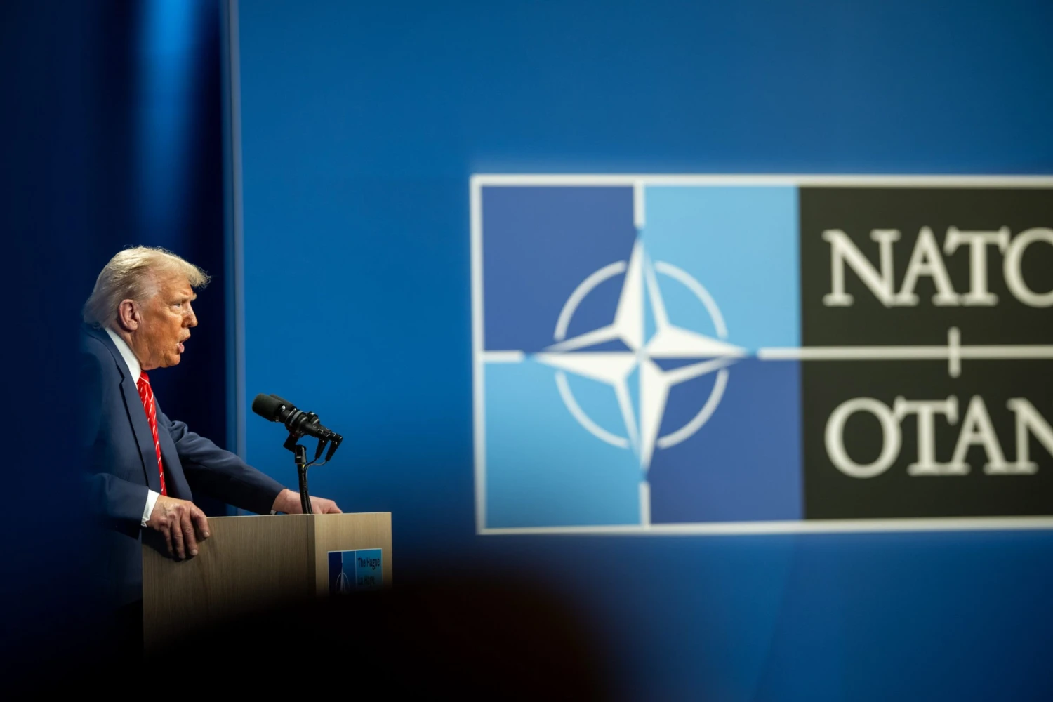  Trump zkracuje Moskvě lhůtu na ukončení války, útoky však neustávají
