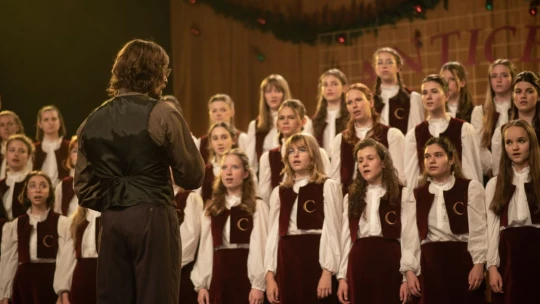 Točil o zneužívání, investoři váhali. Ale Sbormistr může i pomoci, věří režisér