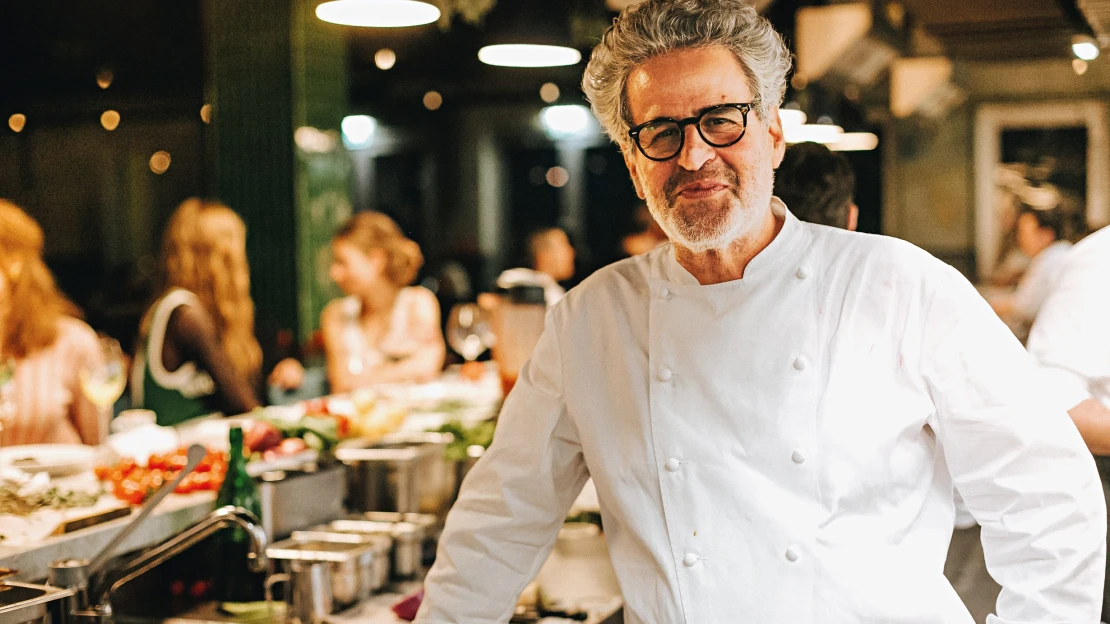 Gastro prorok. Radikální šéfkuchař Eyal Shani otevřel v&nbsp;Praze restauraci Seven North