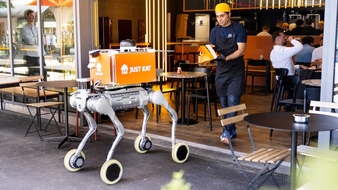 Robotičtí psi v Curychu. Just Eat spouští futuristický projekt na rozvoz jídla