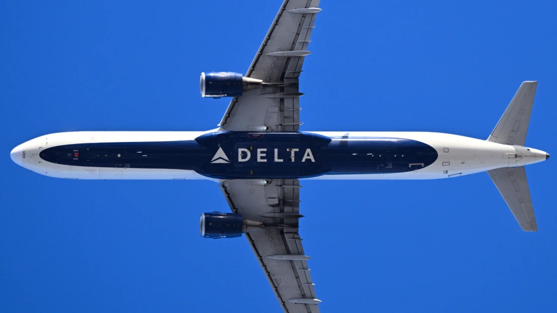 Sazba na míru? Delta čelí kritice za používání AI při určování cen za letenky