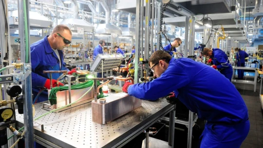 Z Plzně do celé Evropy. Panasonic otevřel závod na tepelná čerpadla za osm miliard