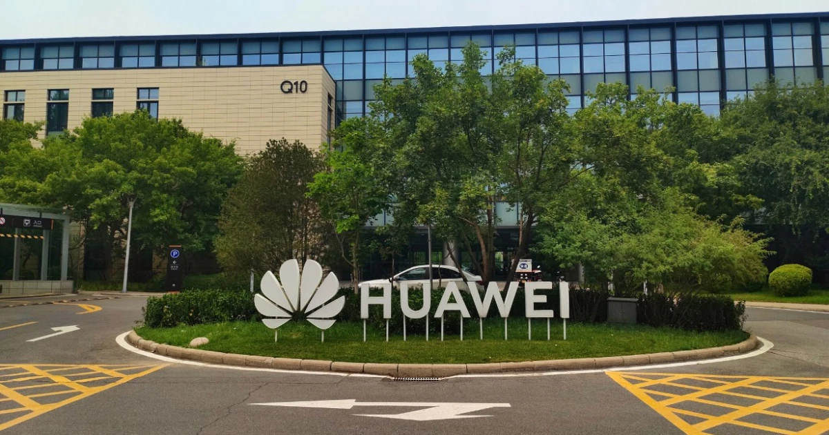 Huawei čeká v USA soud. Obžaloba se týká vazeb na Írán i krádeže obchodního tajemství