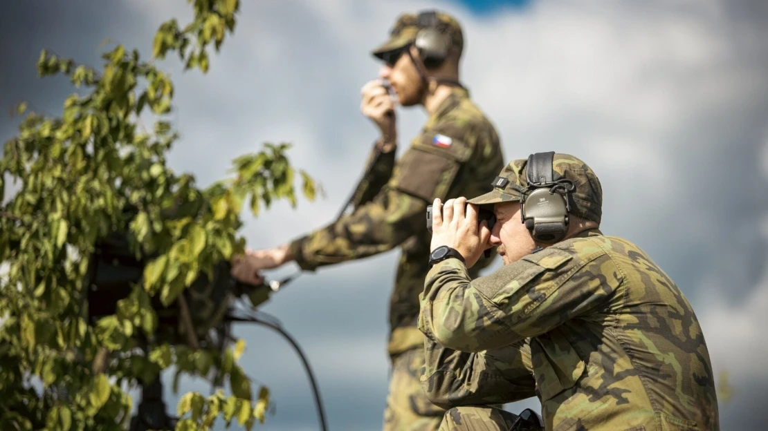 Armádě chybí téměř vše. Pět procent HDP má jít na protivzdušnou obranu i základny