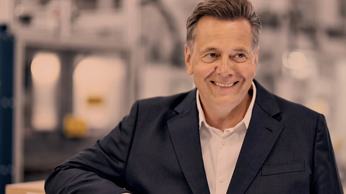 Fait kupuje většinu ve firmě Regutec. Vyrábí produkty z&nbsp;recyklované pryže