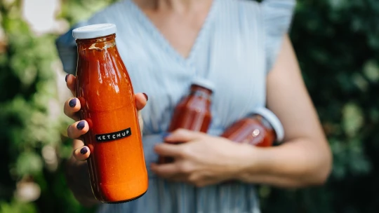 Domácí kečup bez nesmyslů. Jen rajčata, koření a dokonalá chuť