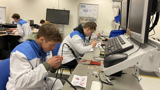 Pardubický Foxconn dosáhl rekordního zisku, tržby se mu zvýšily o&nbsp;polovinu