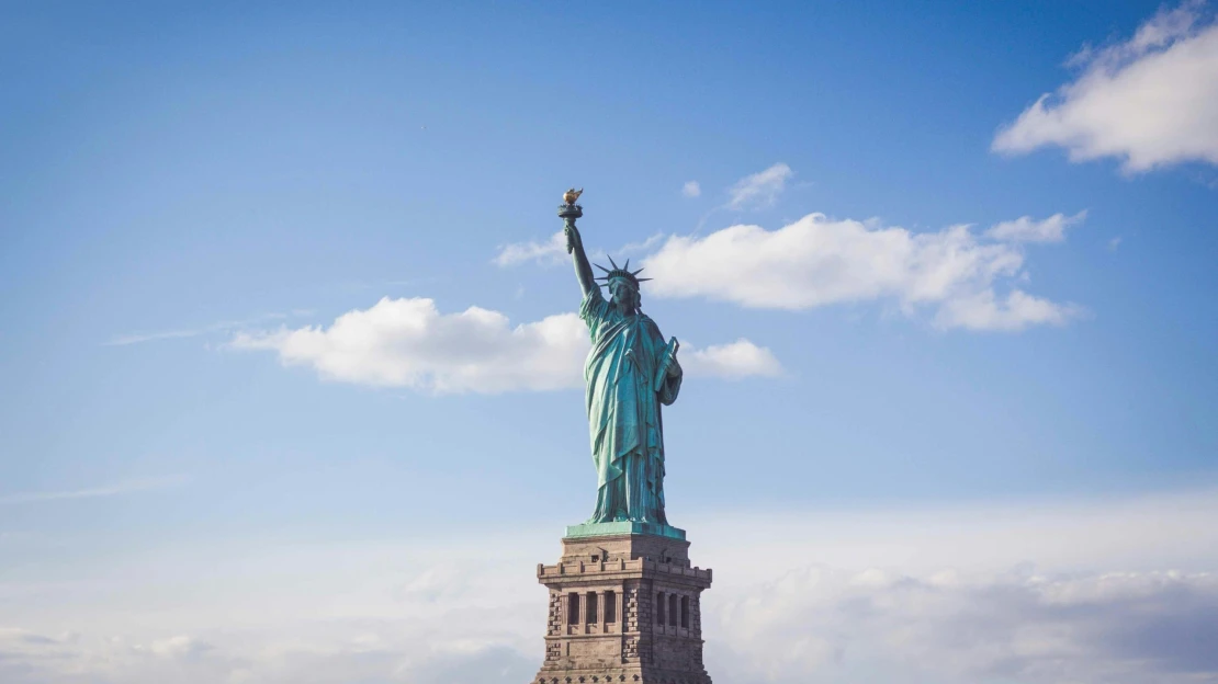 Patnáct tisíc dolarů za návštěvu. Spojené státy budou moci za vízum požadovat kauci