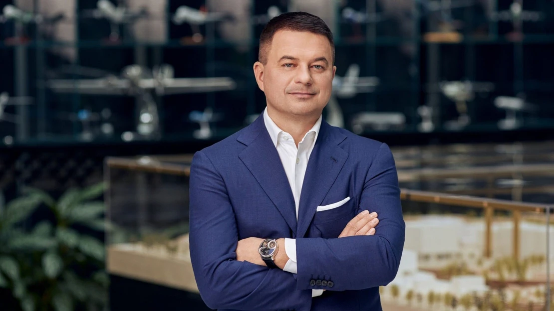 Nejbohatší Litevec chce prodávat v Česku zelené letecké palivo