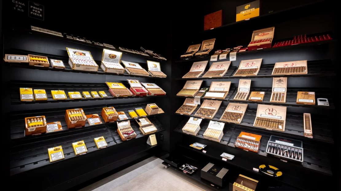 ÚOHS povolil tabákovou fúzi. Point4U převezme Kmotríkův Valmont