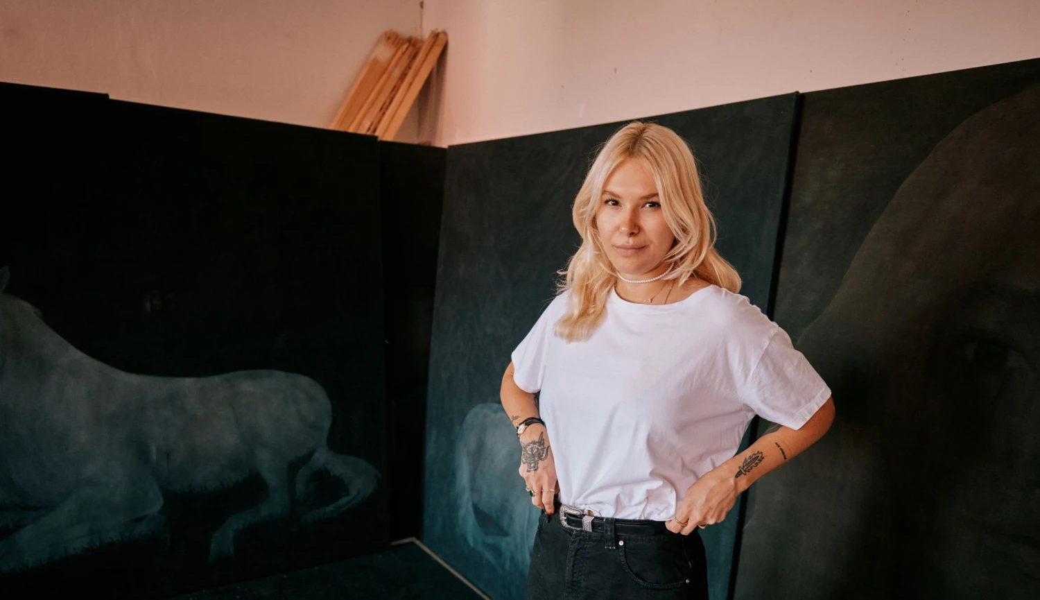 Umění ovlivňuje životy, míní Laura Limbourg. V díle mísí zneužívání, zvířata i&nbsp;tenis