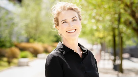 Z Paříže vozila do Česka novou módu. Dnes zakládá školy pro budoucí lídry