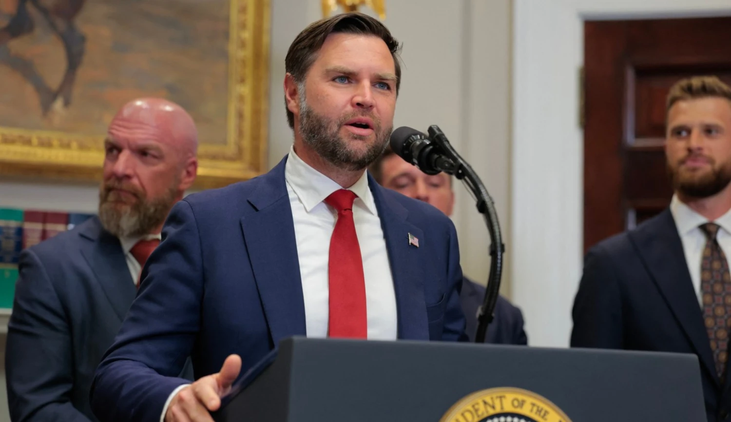 Z chudého vidláka boháčem. Jaký majetek má americký viceprezident J. D. Vance?