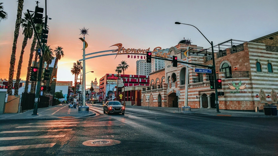 Z města hříchu se stává město duchů. Co se děje s turismem v Las Vegas?