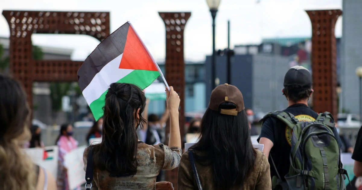 Konflikt na Blízkém východě: Tlak na Izrael roste, západní země mu hrozí uznáním Palestiny