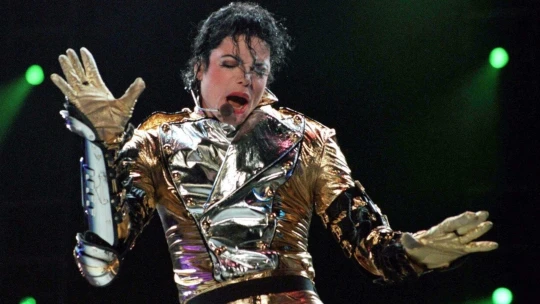 Comeback století. Co způsobilo finanční restart Michaela Jacksona?