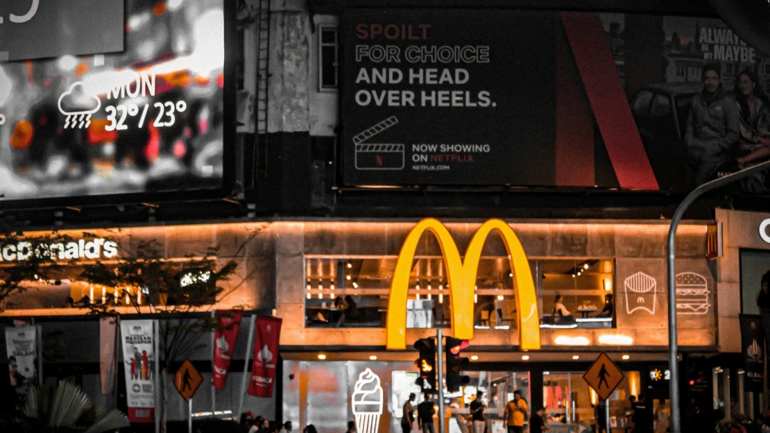 Zisk i&nbsp;tržby McDonald’s&nbsp;překonaly odhady. Pomohly úspěšné reklamní akce