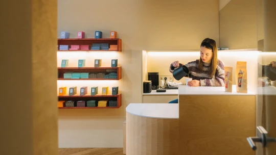 Prestižní ceny i nový showroom. Rozjetá čokoládovna Ajala chystá i krok do Prahy