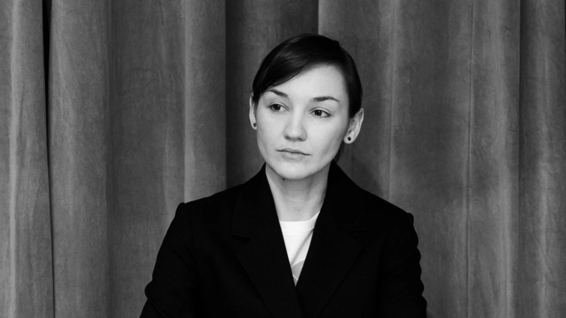 Rozloučit se citlivě. Maria Makeeva vtiskla přívětivou tvář poslednímu odpočinku