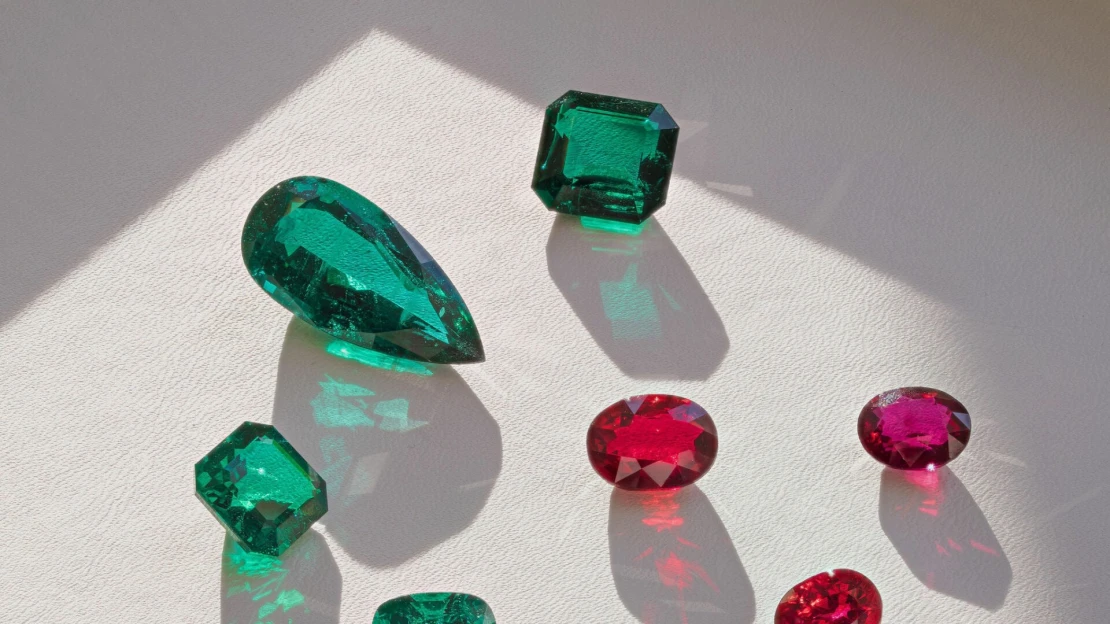 Těžař drahokamů Gemfields prodal za padesát milionů dolarů klenotnictví Fabergé