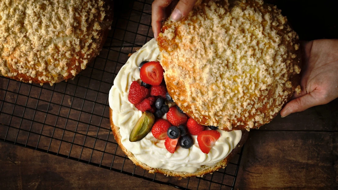 Co je lepší než Pražský koláč? Pražský koláč s ovocem!