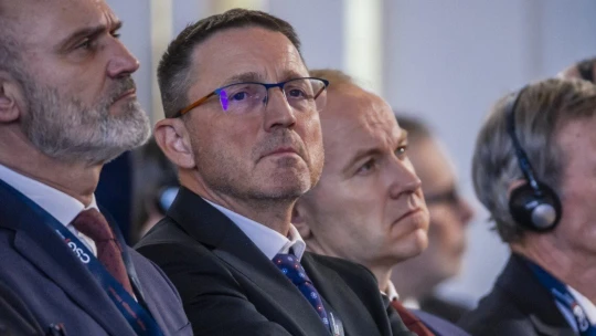 Colt vstupuje na burzu v Amsterdamu. Kdo je jeho tajemný majitel, miliardář Holeček?