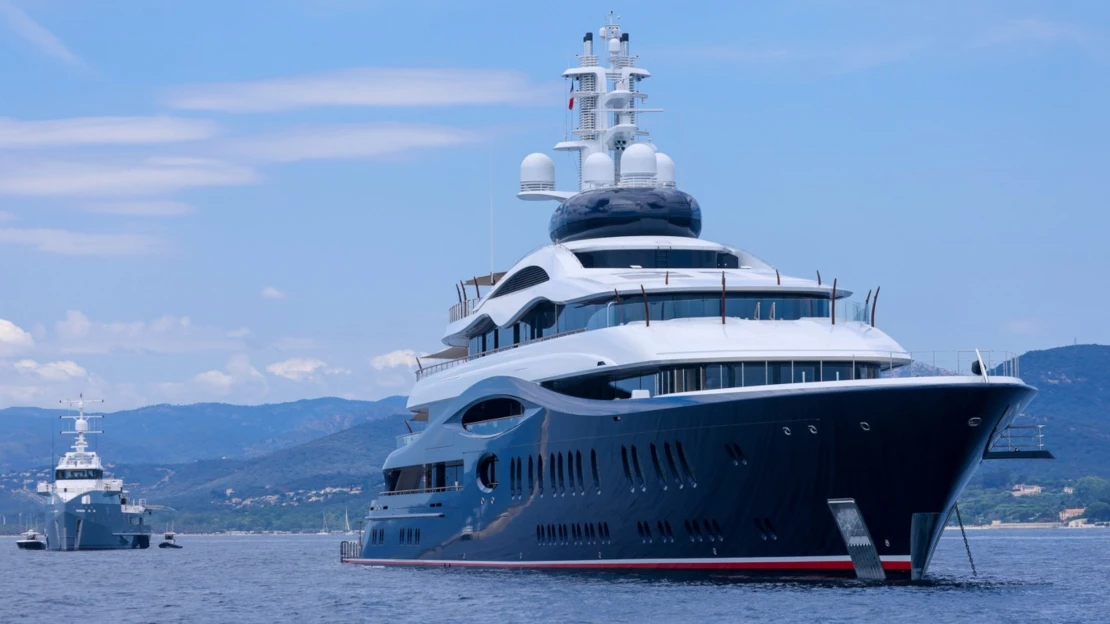 Kam letos poplují Bezos a Zuckerberg? Prodeje luxusních jachet jsou na vzestupu