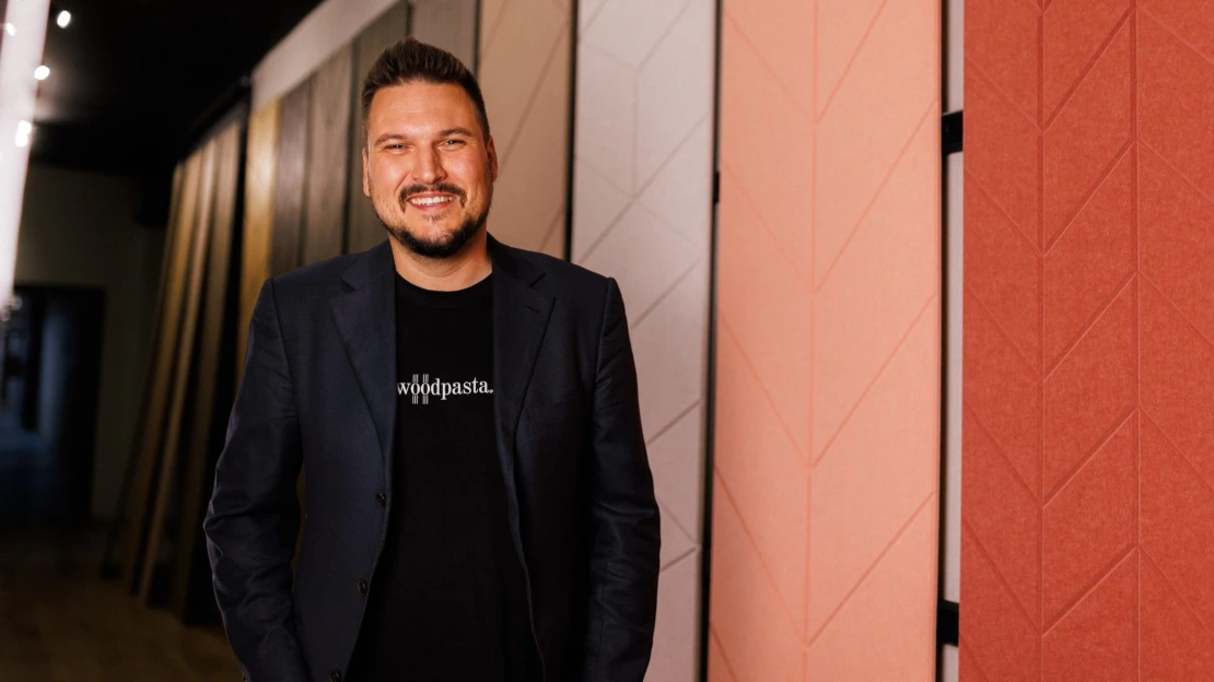 Od únikových her k akustickým panelům. Nikdo je neuměl, tak si vyrobil vlastní