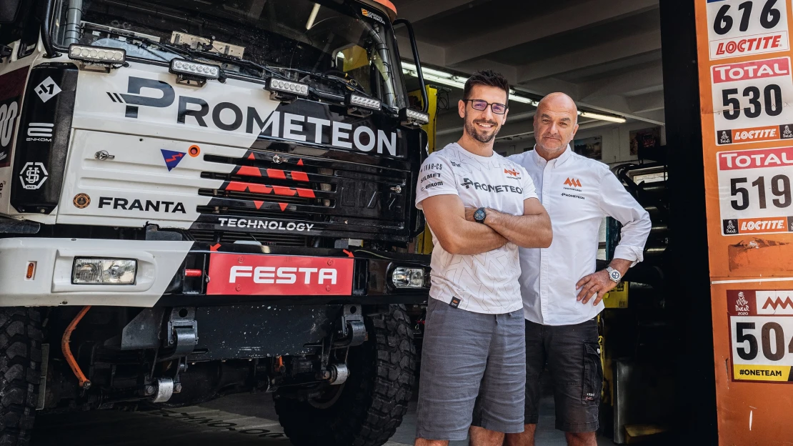 Sága rodu Macíků. Po stopách otce a syna, kteří vítězí na Dakaru i v byznysu