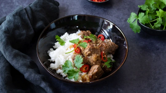 Guláš po vietnamsku. Hovězí s citronovou trávou vás potěší autentickou chutí i lehkým provedením