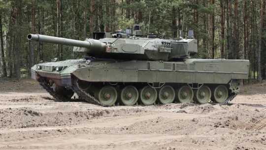 Českou armádu posílí 44 tanků Leopard 2A8. Zakázku za 34 miliard schválila vláda