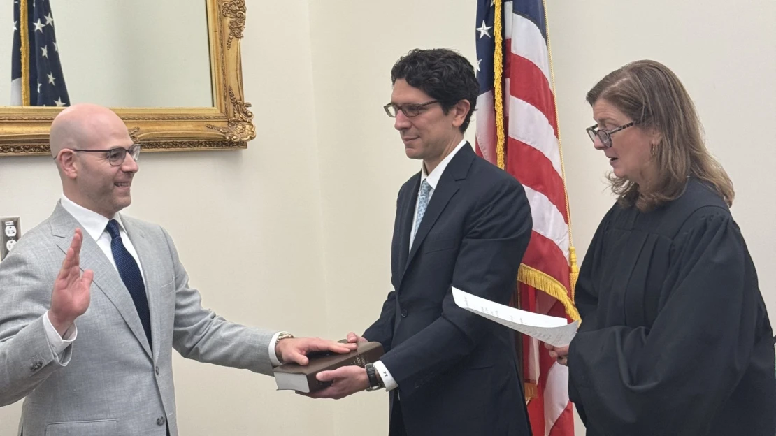 Fed má nového guvernéra. O&nbsp;úrokových sazbách teď bude rozhodovat Trumpův poradce Miran