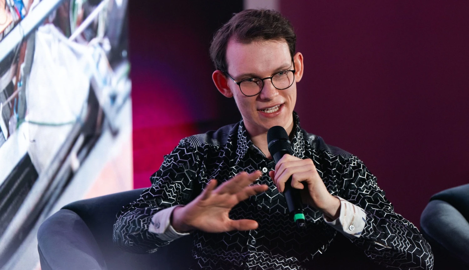 Nejmladší mozek Akademie věd umí vyčistit vodu a jede studovat do Londýna