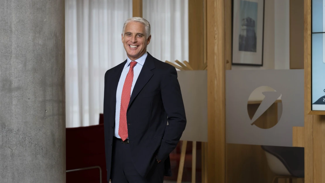 Šéf UniCredit si dokáže představit, že podíl v Commerzbank prodá mimo Evropu