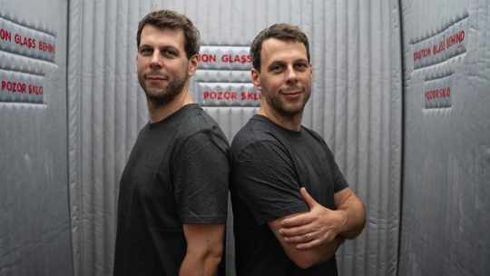 Na hraně možného. Jak česká dvojčata předběhla Google s „jazykem pro AI“