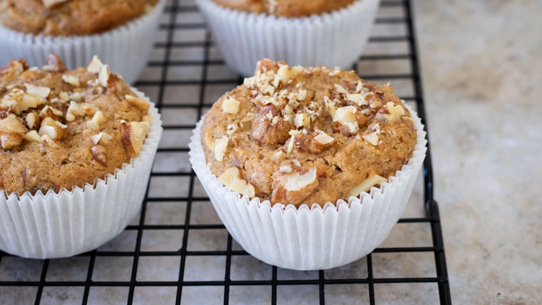 Ke svačině i na výlety. Zdravé jablečné muffiny jsou krásně vláčné a voní až za roh