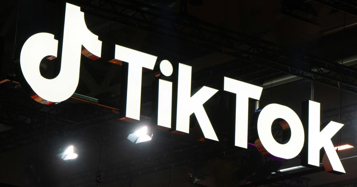 Miliardáři a Trumpovi známí. Kdo jsou hráči, kteří si porcují TikTok v USA?