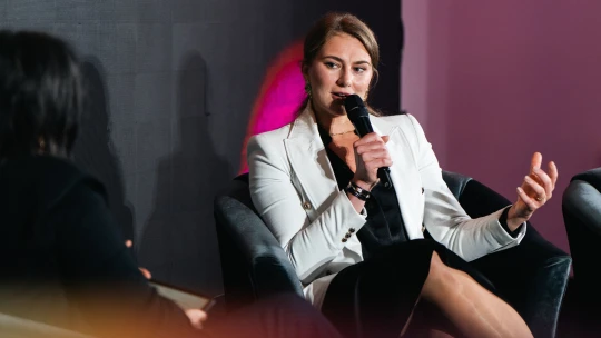 Klíč ke zrychlení vývoje léků? Startup staví virtuální buňku na jejich testování