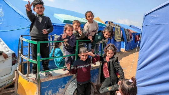 Konflikt v Izraeli: Statisíce lidí utíkají z Gazy, OSN podpořila deklaraci k dvoustátnímu řešení