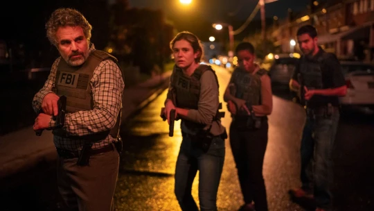 Velkolepý návrat tvůrce Mare z Easttownu. Jednotka je televizní událost